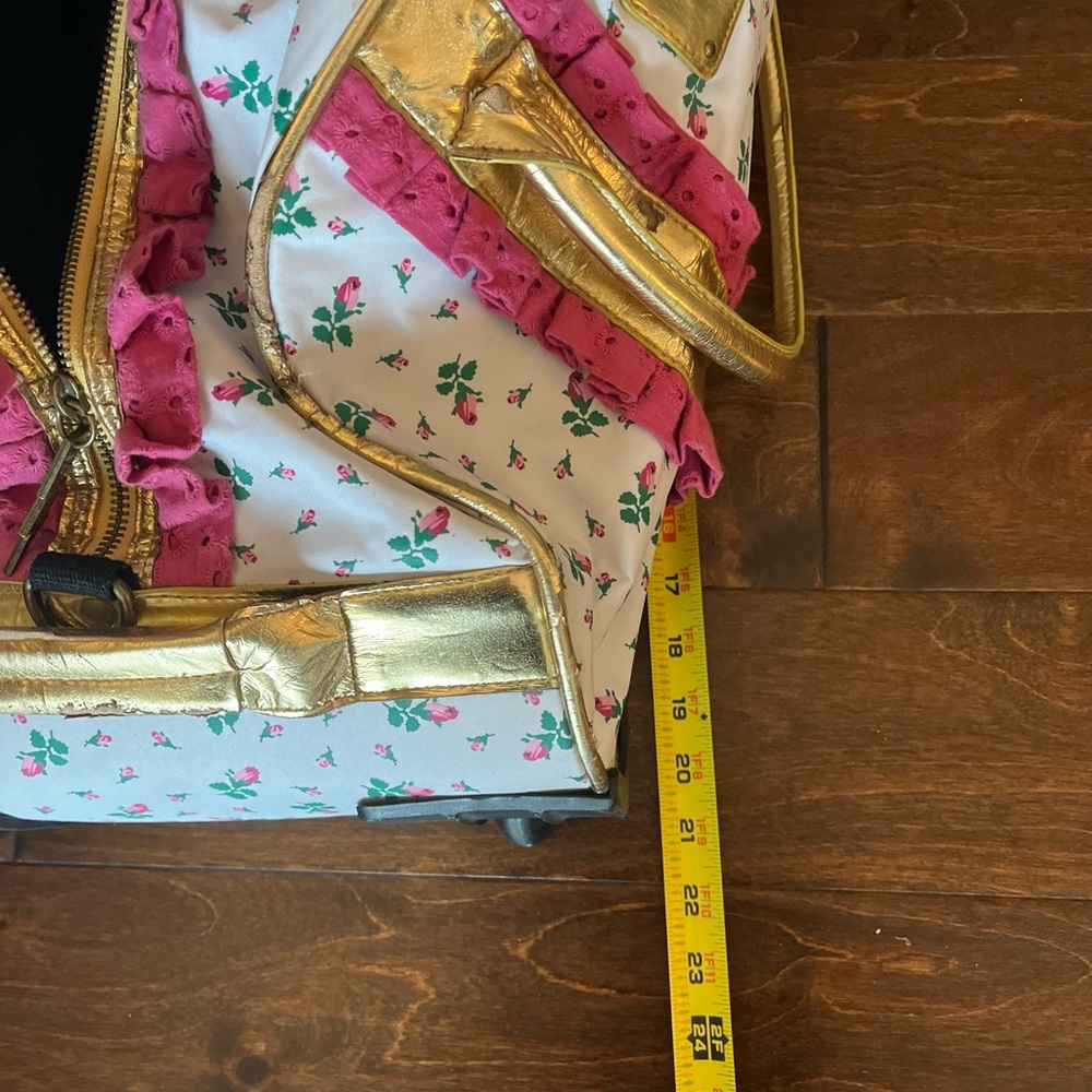 Rare Vintage Betsey Johnson White with Pink Rosebuds Ruffled Travel Roller Bag - Picture 11 of 15